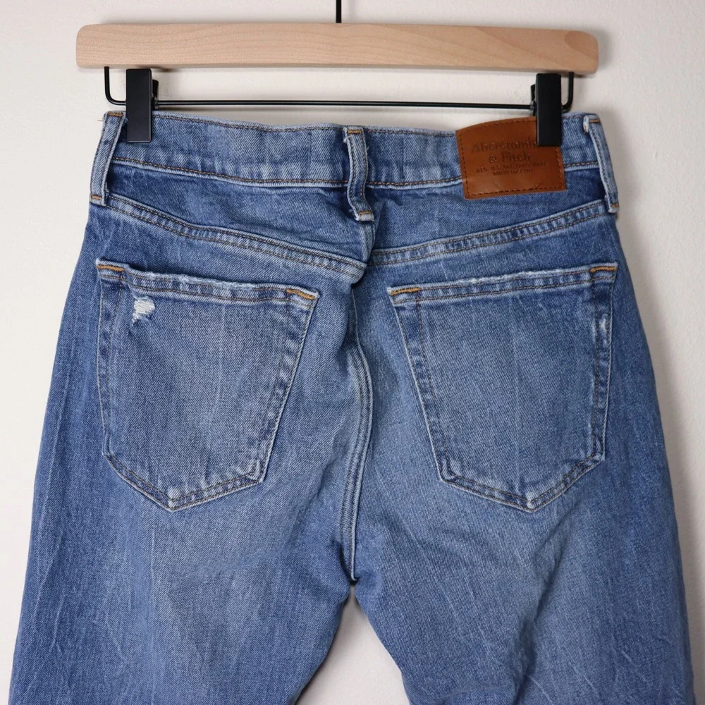 Abercrombie & Fitch 90s Straight Leg Jeans Blue 29x30 Distressed Vintage Stretch